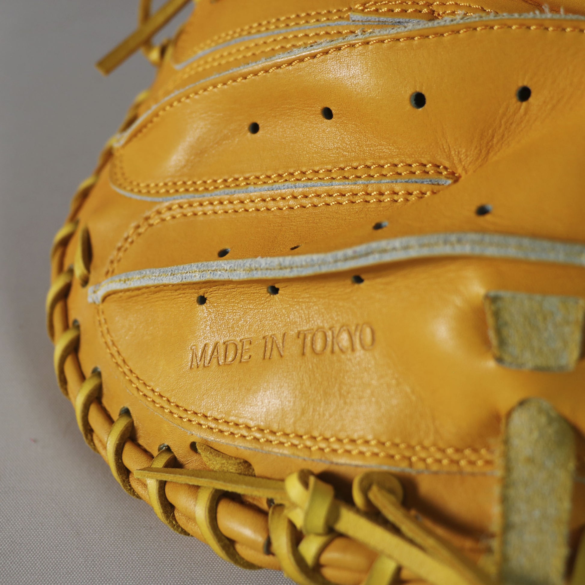 221 Model | Juteru Steer | Catcher’s Mitt