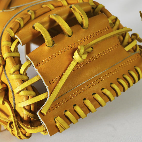 221 Model | Juteru Steer | Catcher’s Mitt