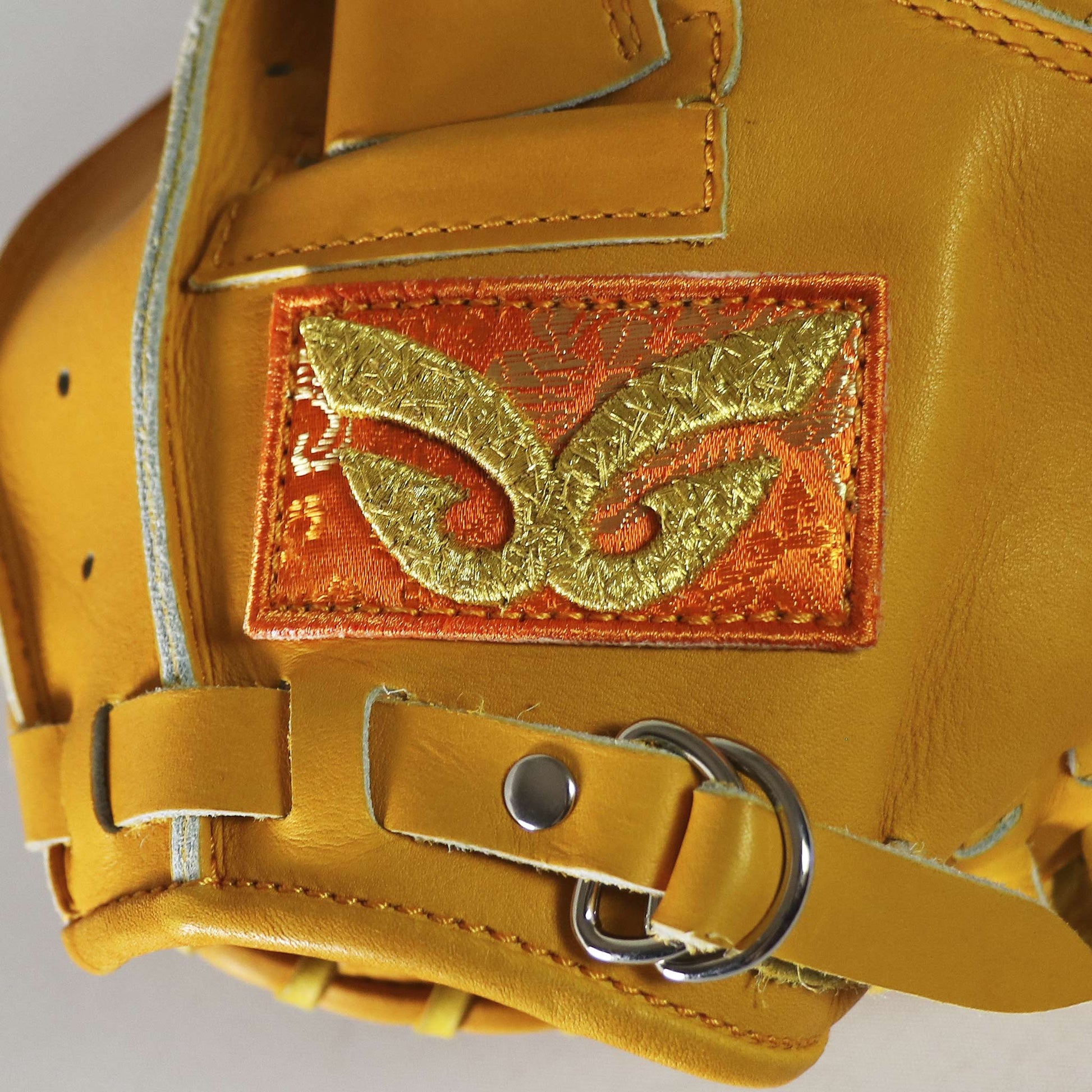 221 Model | Juteru Steer | Catcher’s Mitt